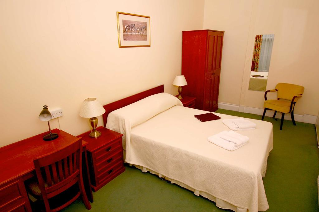 The Penn Club Bed & Breakfast Лондон Екстериор снимка