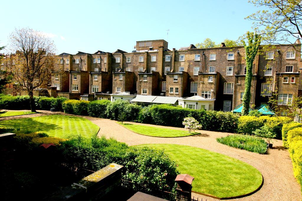 The Penn Club Bed & Breakfast Лондон Екстериор снимка